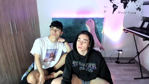 2gays_1straight  29-08-2022